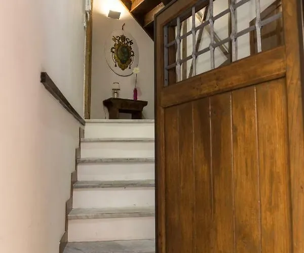Behind Navona Апартаменты *