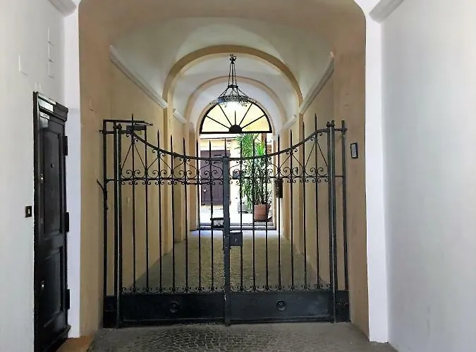 Апартаменты Behind Navona *